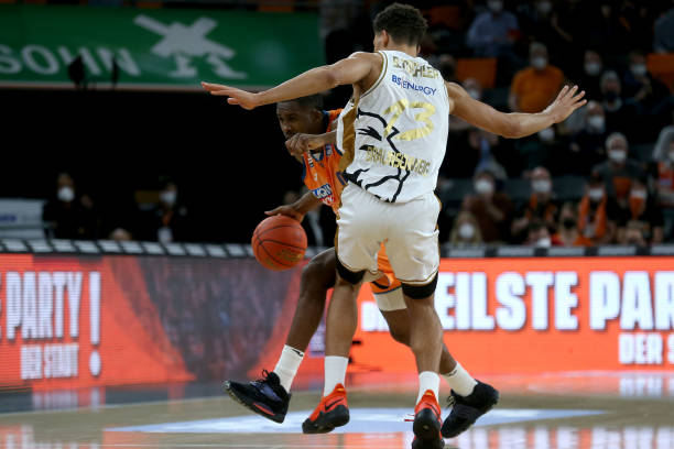 多次冲击冠 多次冲击冠