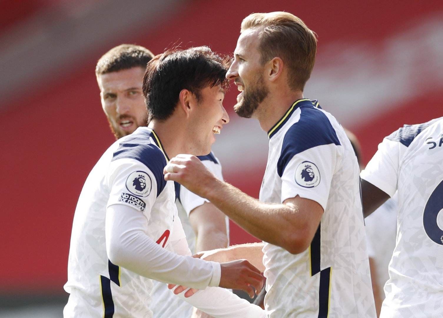 路推向了全 路推向了全